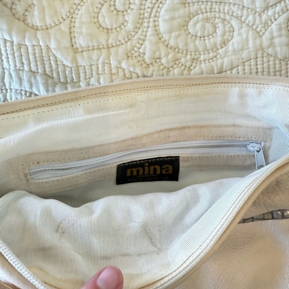 CUTE Cream Leather Shoulder Bag with fringe and stud detail - Picture 8 of 8